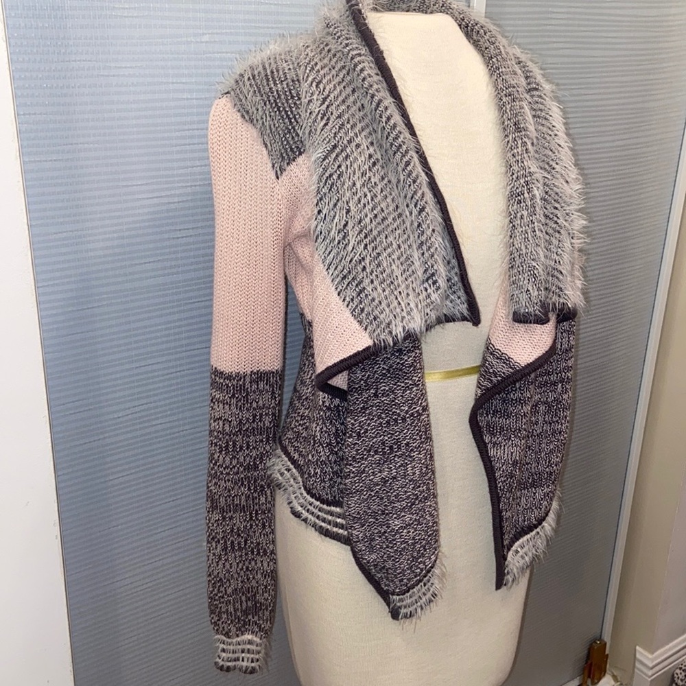 TRENDY NEW WITHOUT TAGS GIRLS CARDIGAN